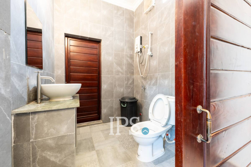 4 Bedroom Luxury Villa For Sale - Kraing Thnong, Sen Sok, Phnom Penh