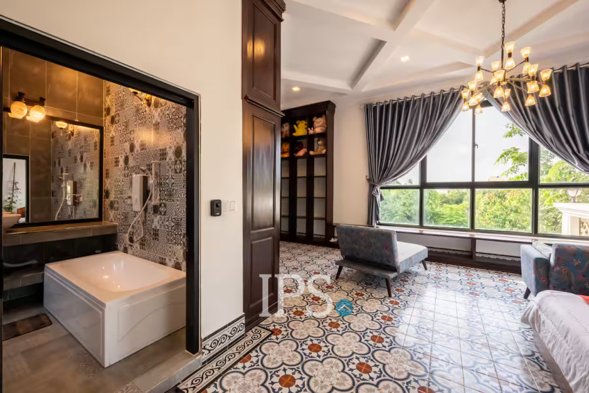 4 Bedroom Luxury Villa For Sale - Kraing Thnong, Sen Sok, Phnom Penh