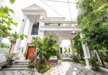 4 Bedroom Luxury Villa For Sale - Kraing Thnong, Sen Sok, Phnom Penh thumbnail