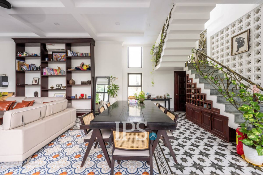 4 Bedroom Luxury Villa For Sale - Kraing Thnong, Sen Sok, Phnom Penh