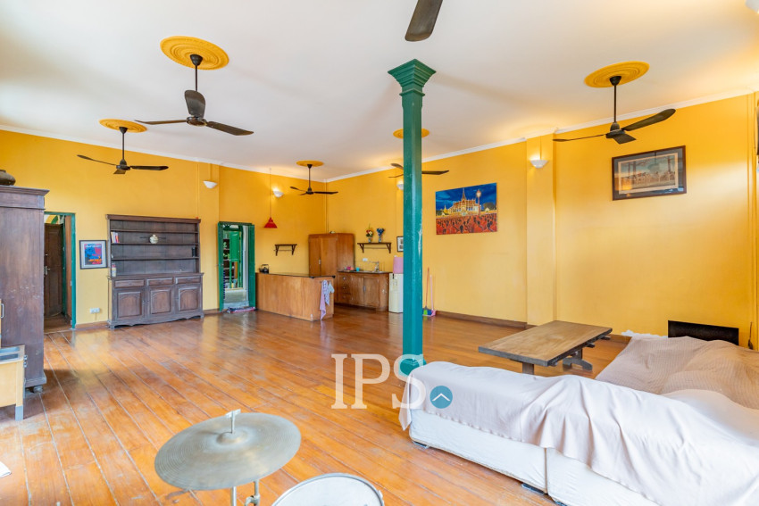 Renovated 3 Bedroom Apartment For Rent - Phsar Kandal 1, Phnom Penh