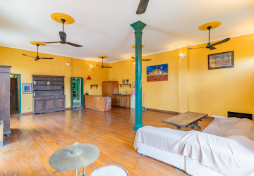 Renovated 3 Bedroom Apartment For Rent - Phsar Kandal 1, Phnom Penh thumbnail