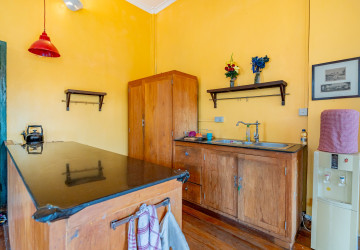 Renovated 3 Bedroom Apartment For Rent - Phsar Kandal 1, Phnom Penh thumbnail