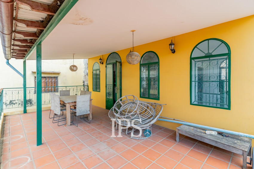 Renovated 3 Bedroom Apartment For Rent - Phsar Kandal 1, Phnom Penh