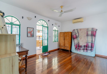 Renovated 3 Bedroom Apartment For Rent - Phsar Kandal 1, Phnom Penh thumbnail