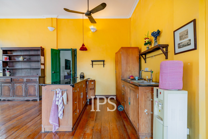 Renovated 3 Bedroom Apartment For Rent - Phsar Kandal 1, Phnom Penh