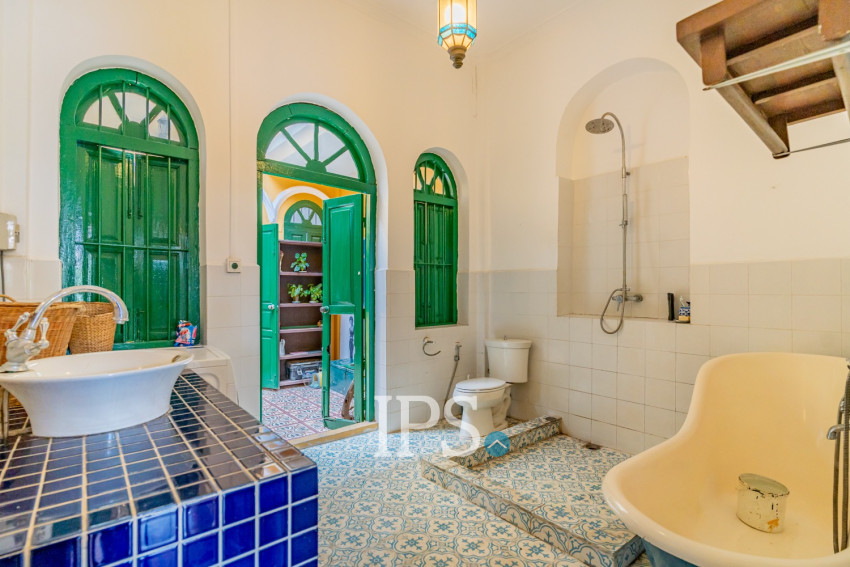 Renovated 3 Bedroom Apartment For Rent - Phsar Kandal 1, Phnom Penh