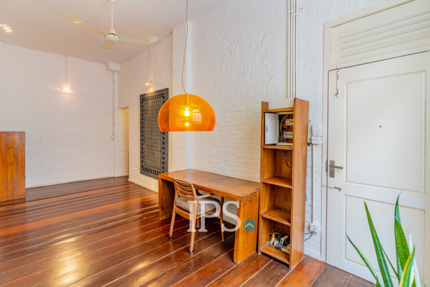 Renovated 5 Bedroom Apartment For Rent - Phsar Kandal 1, Phnom Penh