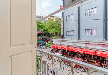 Renovated 5 Bedroom Apartment For Rent - Phsar Kandal 1, Phnom Penh thumbnail