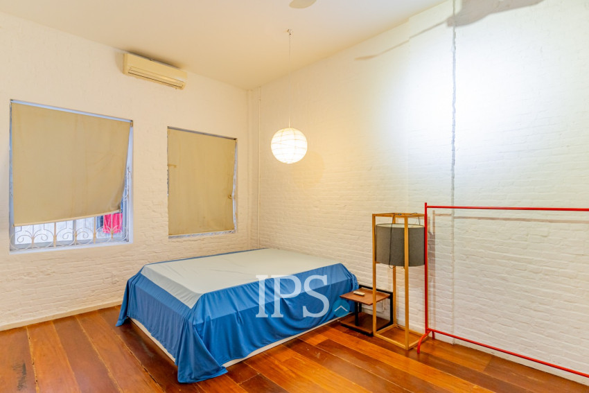 Renovated 5 Bedroom Apartment For Rent - Phsar Kandal 1, Phnom Penh