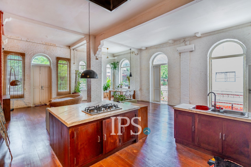 Renovated 5 Bedroom Apartment For Rent - Phsar Kandal 1, Phnom Penh