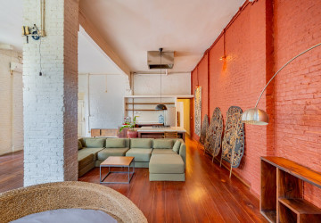 Renovated 5 Bedroom Apartment For Rent - Phsar Kandal 1, Phnom Penh thumbnail