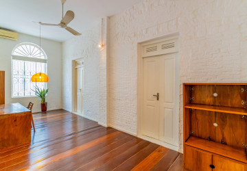 Renovated 5 Bedroom Apartment For Rent - Phsar Kandal 1, Phnom Penh thumbnail