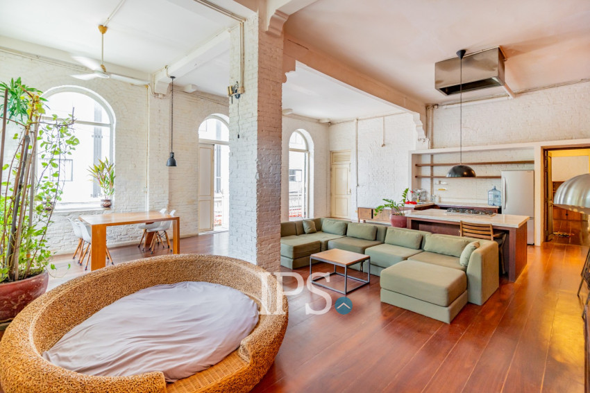 Renovated 5 Bedroom Apartment For Rent - Phsar Kandal 1, Phnom Penh