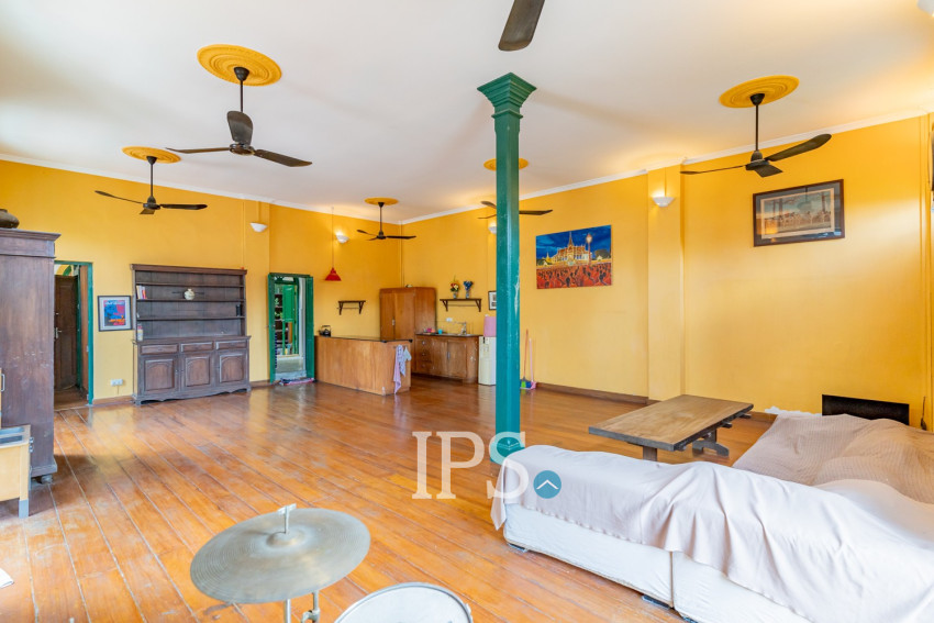 Renovated 5 Bedroom Apartment For Rent - Phsar Kandal 1, Phnom Penh