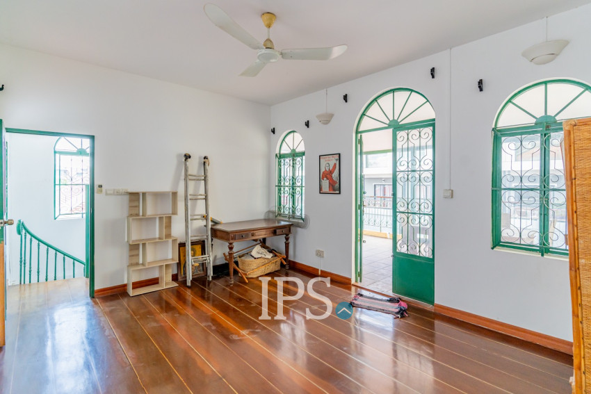 Renovated 5 Bedroom Apartment For Rent - Phsar Kandal 1, Phnom Penh