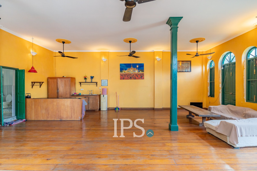 Renovated 5 Bedroom Apartment For Rent - Phsar Kandal 1, Phnom Penh