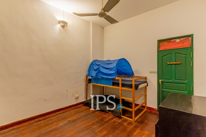 Renovated 5 Bedroom Apartment For Rent - Phsar Kandal 1, Phnom Penh
