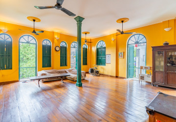Renovated 5 Bedroom Apartment For Rent - Phsar Kandal 1, Phnom Penh thumbnail