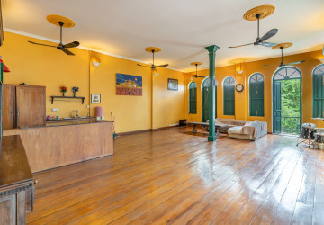 Renovated 5 Bedroom Apartment For Rent - Phsar Kandal 1, Phnom Penh thumbnail