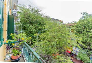 Renovated 5 Bedroom Apartment For Rent - Phsar Kandal 1, Phnom Penh thumbnail