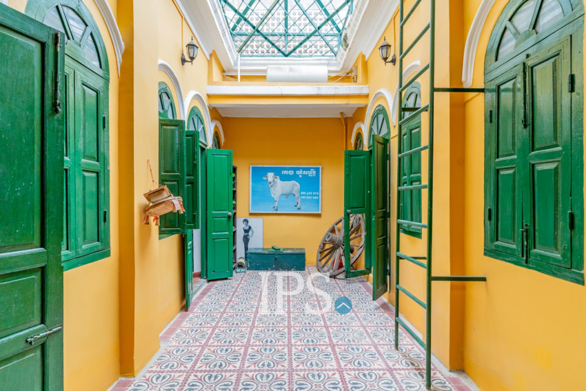 Renovated 5 Bedroom Apartment For Rent - Phsar Kandal 1, Phnom Penh