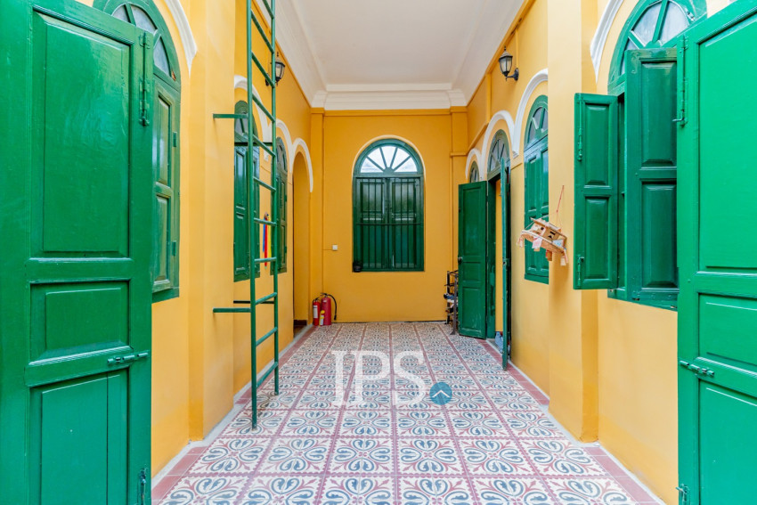 Renovated 5 Bedroom Apartment For Rent - Phsar Kandal 1, Phnom Penh