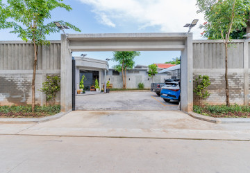 2 Bedroom  Apartment Serviced For Rent- Bak Kaeng, Phnom Penh thumbnail