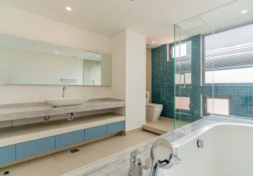 Duplex 2 Bedroom Condo For Rent - 240 Residence, Chakto Mukh, Phnom Penh thumbnail