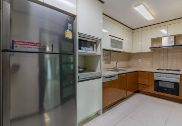 12nd Floor 3 Bedroom Condo For Sale - De Castle Royal, BKK1, Phnom Penh thumbnail