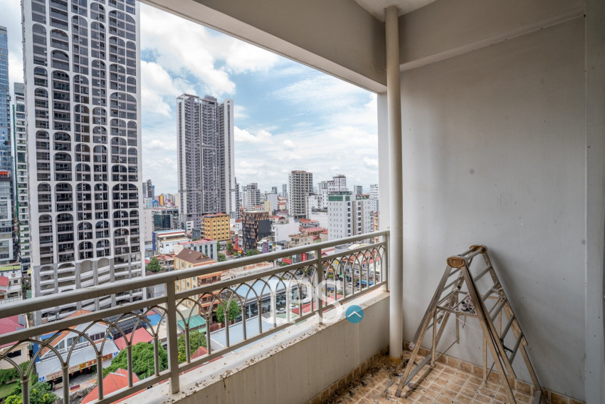 12nd Floor 3 Bedroom Condo For Sale - De Castle Royal, BKK1, Phnom Penh