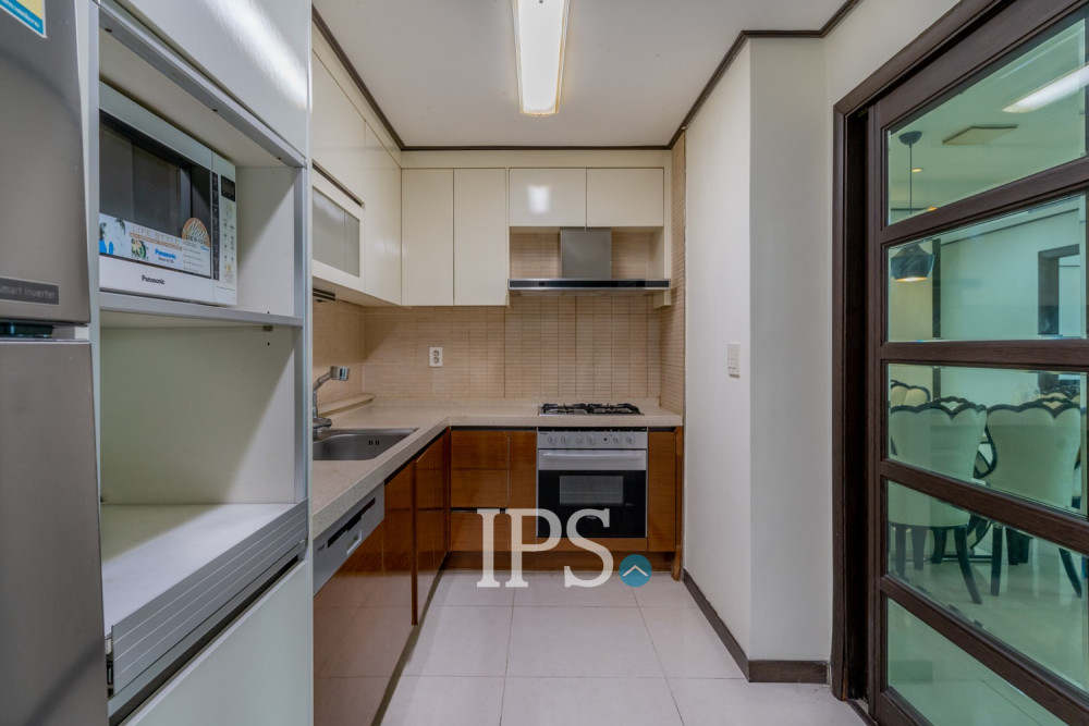 12th Floor 3 Bedroom Condo For Sale - De Castle Royal, BKK1, Phnom Penh - Image 11 12th Floor 3 Bedroom Condo For Sale - De Castle Royal, BKK1, Phnom Penh - Image 11