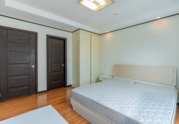 12nd Floor 3 Bedroom Condo For Sale - De Castle Royal, BKK1, Phnom Penh thumbnail