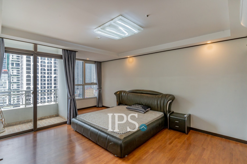 12nd Floor 3 Bedroom Condo For Sale - De Castle Royal, BKK1, Phnom Penh