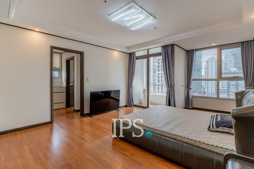 12nd Floor 3 Bedroom Condo For Sale - De Castle Royal, BKK1, Phnom Penh