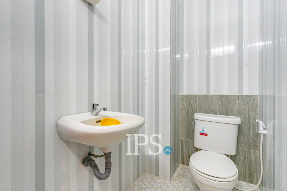 16 Bedroom Shophouse For Sale - Chroy Changvar, Phnom Penh - Image 18