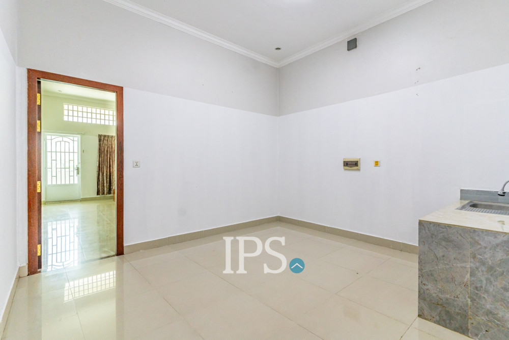 16 Bedroom Shophouse For Sale - Chroy Changvar, Phnom Penh - Image 9