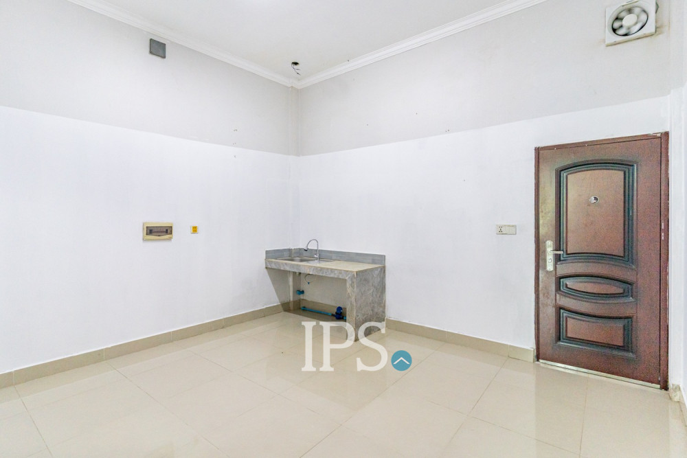 16 Bedroom Shophouse For Sale - Chroy Changvar, Phnom Penh - Image 10