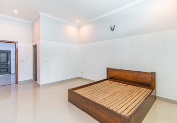 4 Bedroom Shophouse For Sale - Chroy Changvar, Phnom Penh thumbnail