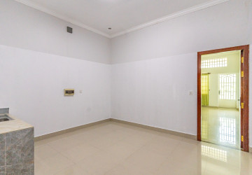 4 Bedroom Shophouse For Sale - Chroy Changvar, Phnom Penh thumbnail