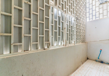 4 Bedroom Shophouse For Sale - Chroy Changvar, Phnom Penh thumbnail