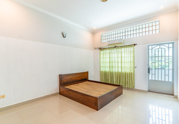 4 Bedroom Shophouse For Sale - Chroy Changvar, Phnom Penh thumbnail