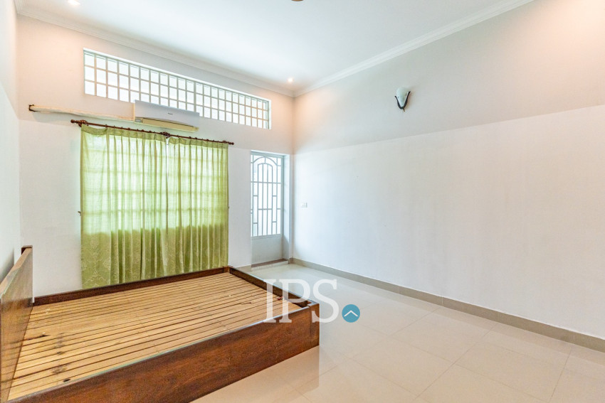 4 Bedroom Shophouse For Sale - Chroy Changvar, Phnom Penh
