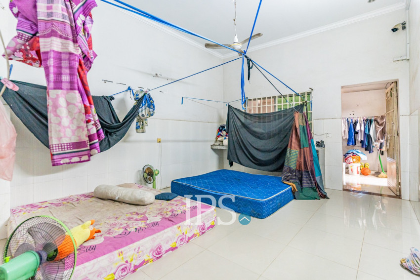 4 Bedroom Shophouse For Sale - Chroy Changvar, Phnom Penh
