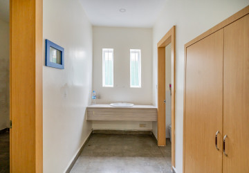10 Room Commercial Villa For Rent - BKK1, Phnom Penh thumbnail