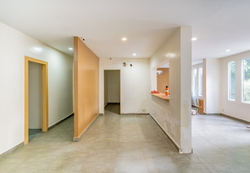 10 Room Commercial Villa For Rent - BKK1, Phnom Penh thumbnail