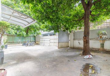 10 Room Commercial Villa For Rent - BKK1, Phnom Penh thumbnail