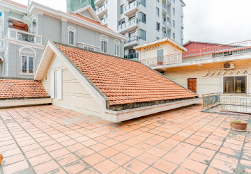 10 Room Commercial Villa For Rent - BKK1, Phnom Penh thumbnail