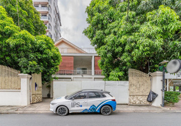 10 Room Commercial Villa For Rent - BKK1, Phnom Penh thumbnail