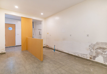 10 Room Commercial Villa For Rent - BKK1, Phnom Penh thumbnail